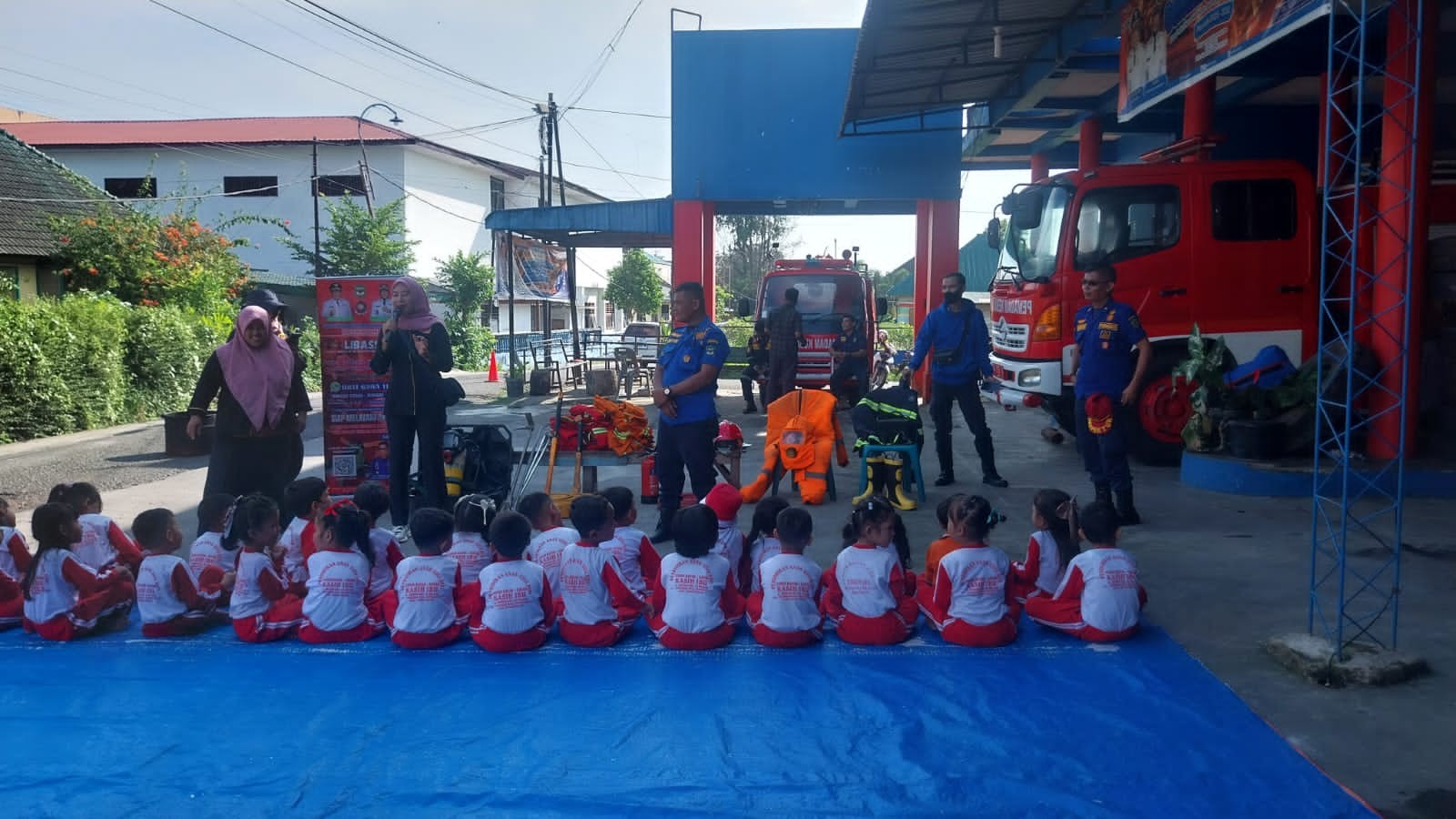 Simulasi Pencegahan dan Penanggulangan Pemadaman Kebakaran kepada PAUD Kasih Ibu.