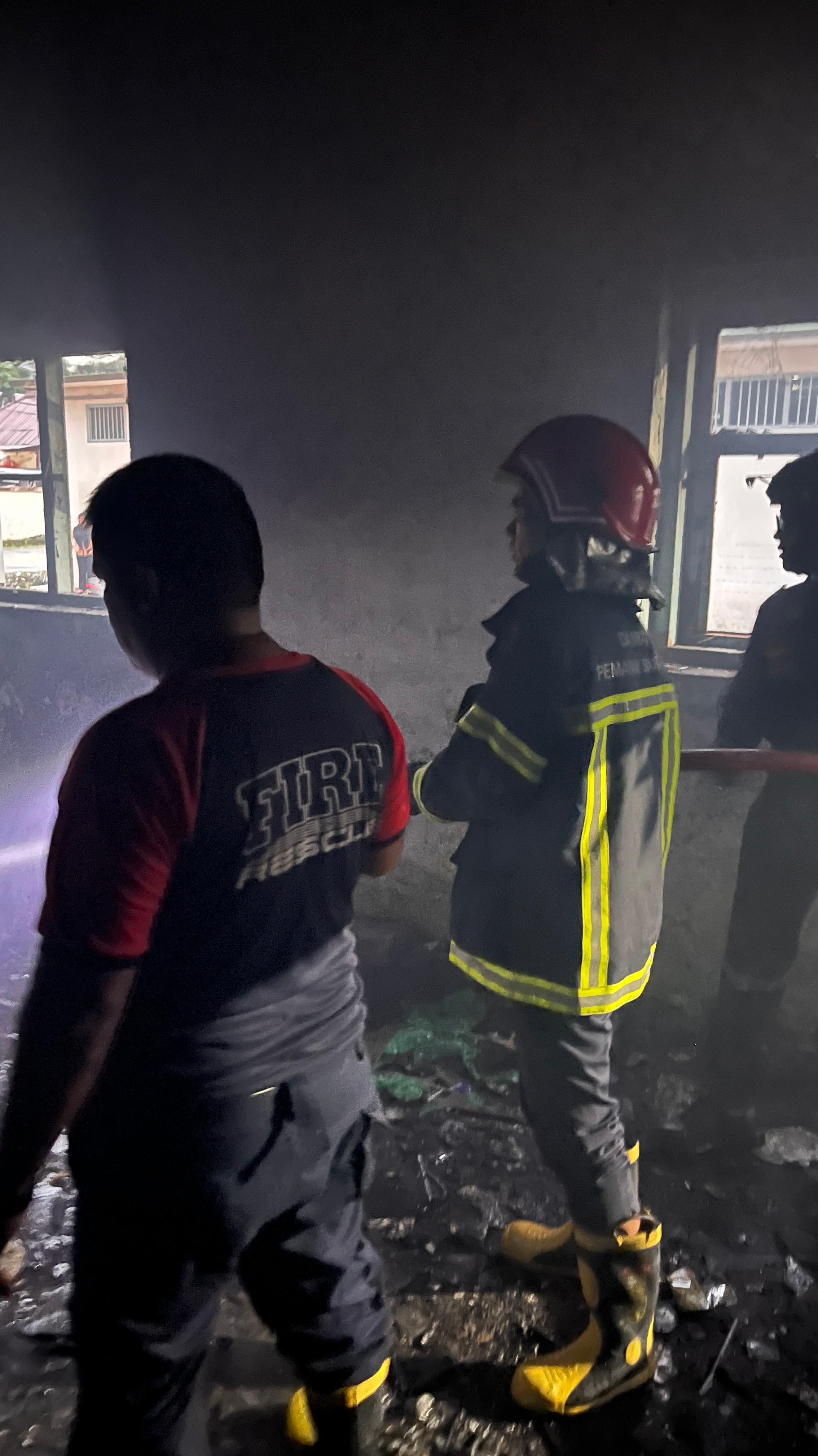 kebakaran di ruko kosong yang beralamat di  Jl. H. O.S. Cokroaminoto