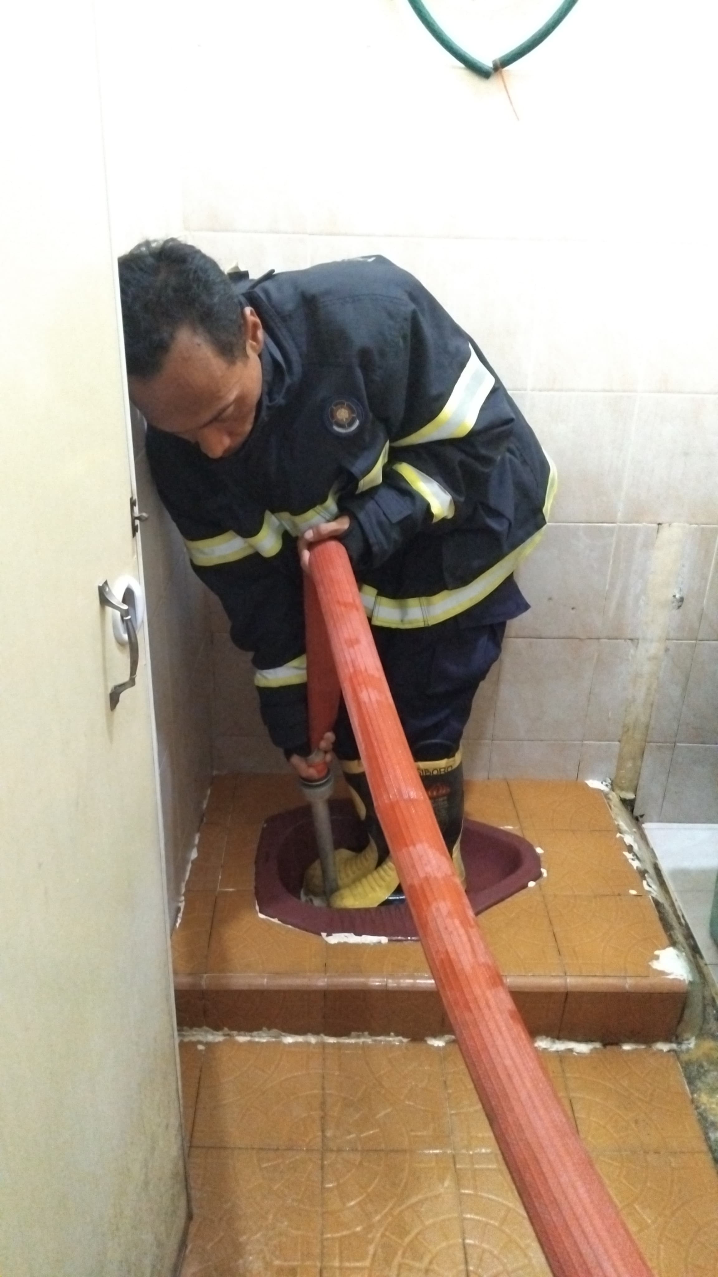 Personil Dinas Pemadam Kebakaran dan Penyelamatan melaksanakan LIBAS (Lihat sumbaT gaS) yang beralam