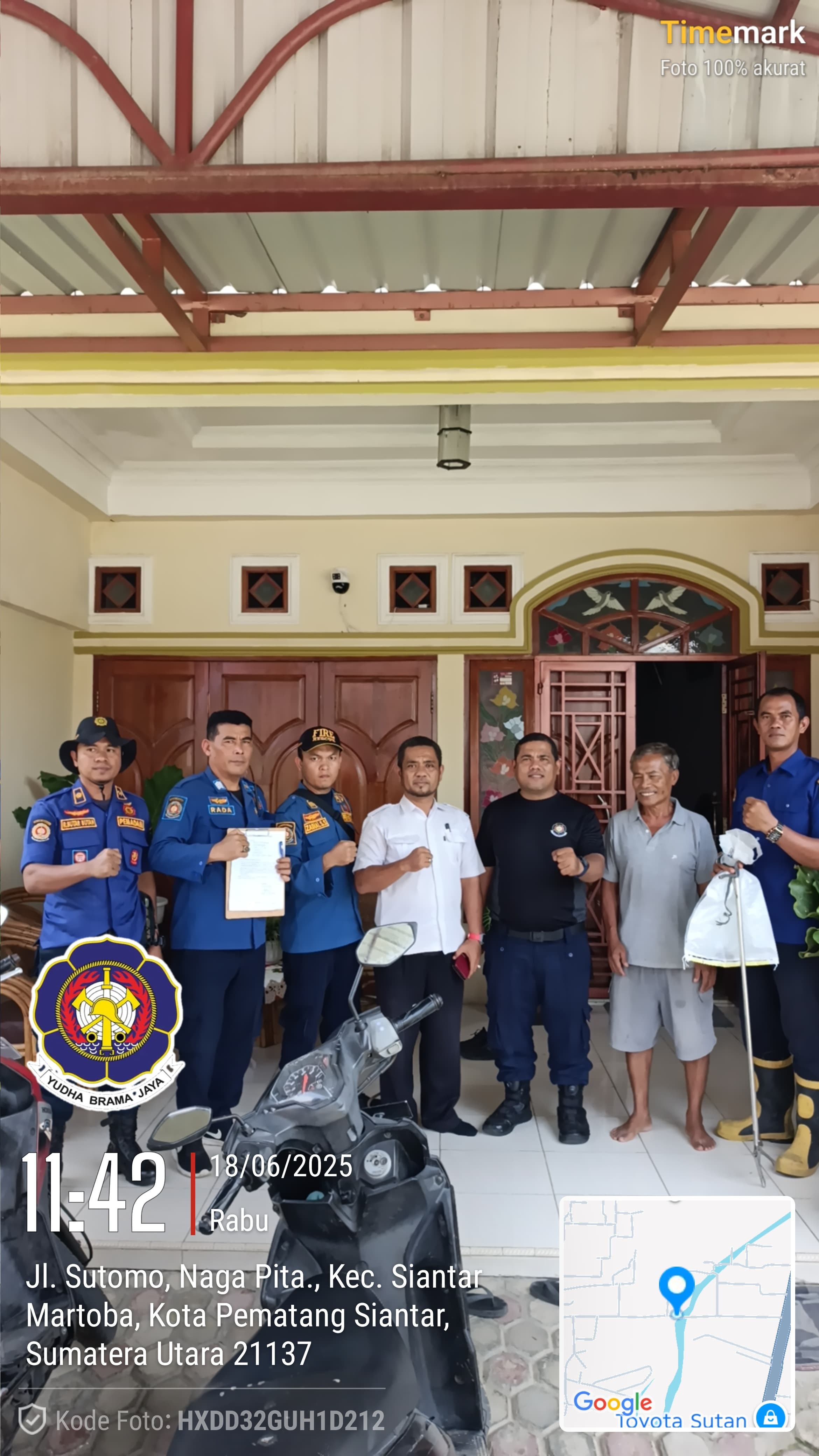 Evakuasi Seekor Ular di rumah warga yang beralamat di Jl. Sidomulyo