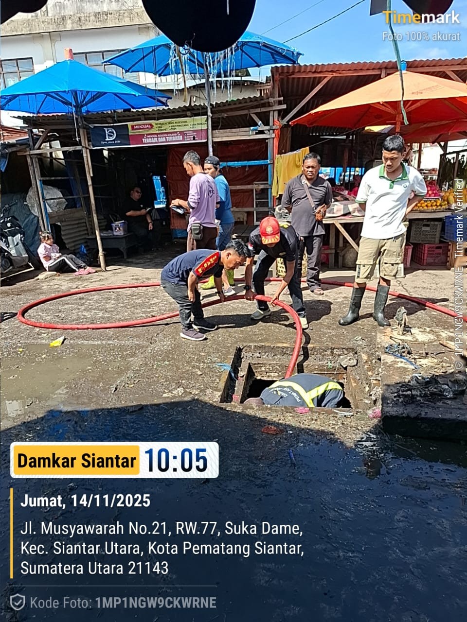 Personil Dinas Pemadam Kebakaran dan Penyelamatan melaksanakan giat LIBAS (Lihat Sumbat Gas) di  Jl.