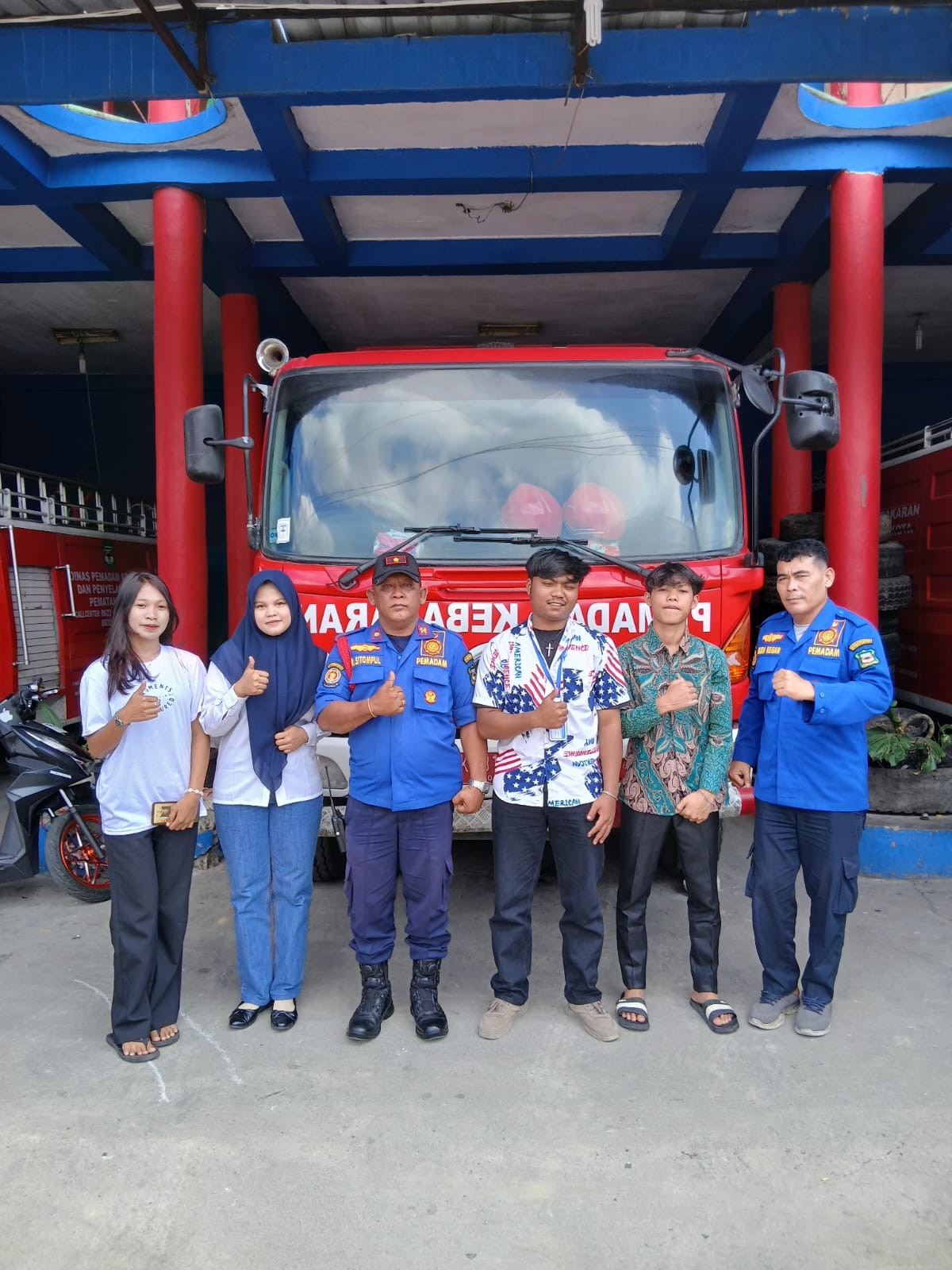 Menerima kunjungan Mahasiswa Politeknik Bisnis Indonesia Kota Pematangsiantar.