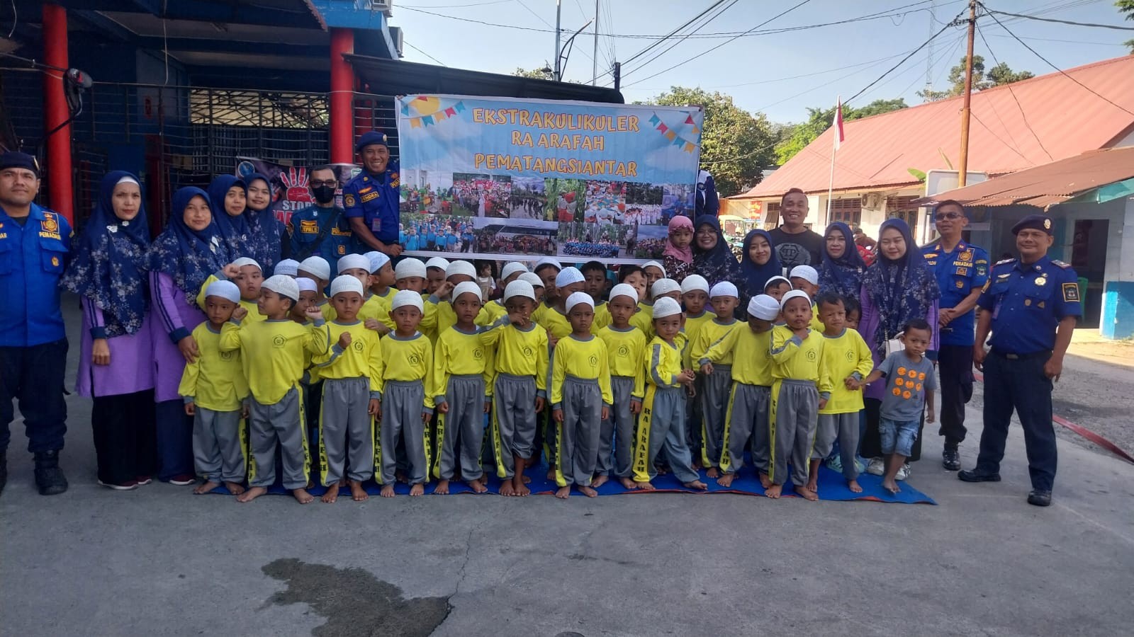 Edukasi dan Pengenalan Profesi Pemadam Kebakaran kepada  TK RA-Arafah Kota Pematangsiantar.