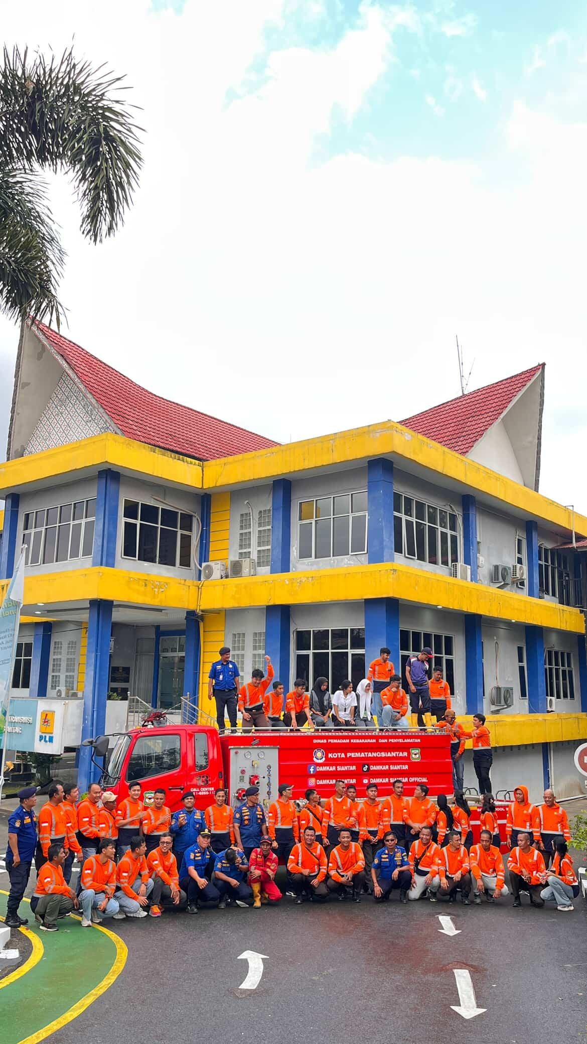 Simulasi pencegahan dan penanggulangan pemadaman kebakaran di PT.PLN (Persero) UPT Pematangsiantar